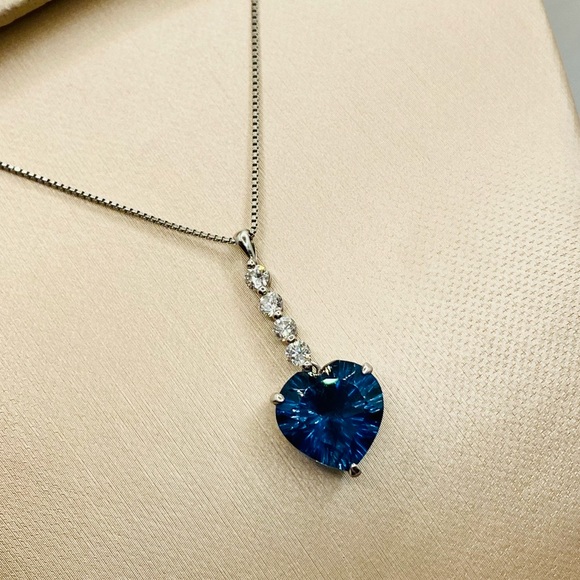 EUC Platinum Natural London Blue Topaz Heart Necklace w/ Diamond Accents - Picture 6 of 17
